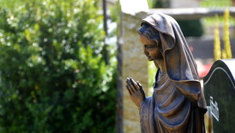 乐鱼体育-世界击剑大奖赛中国队包揽女子团体金银，世界击剑冠军