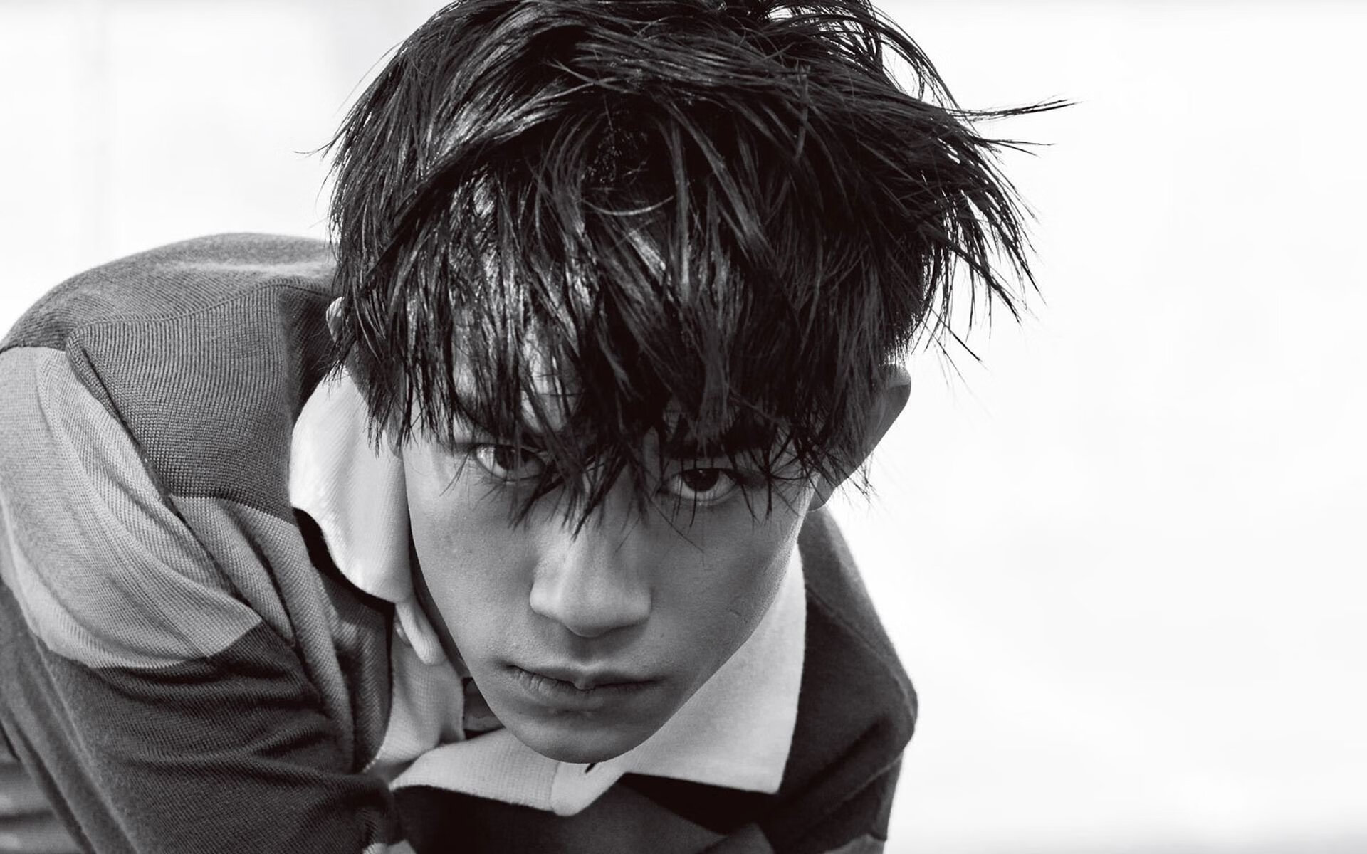 APP下载 LY Sports-英超的商业广告合作案例，英超场边led广告报价