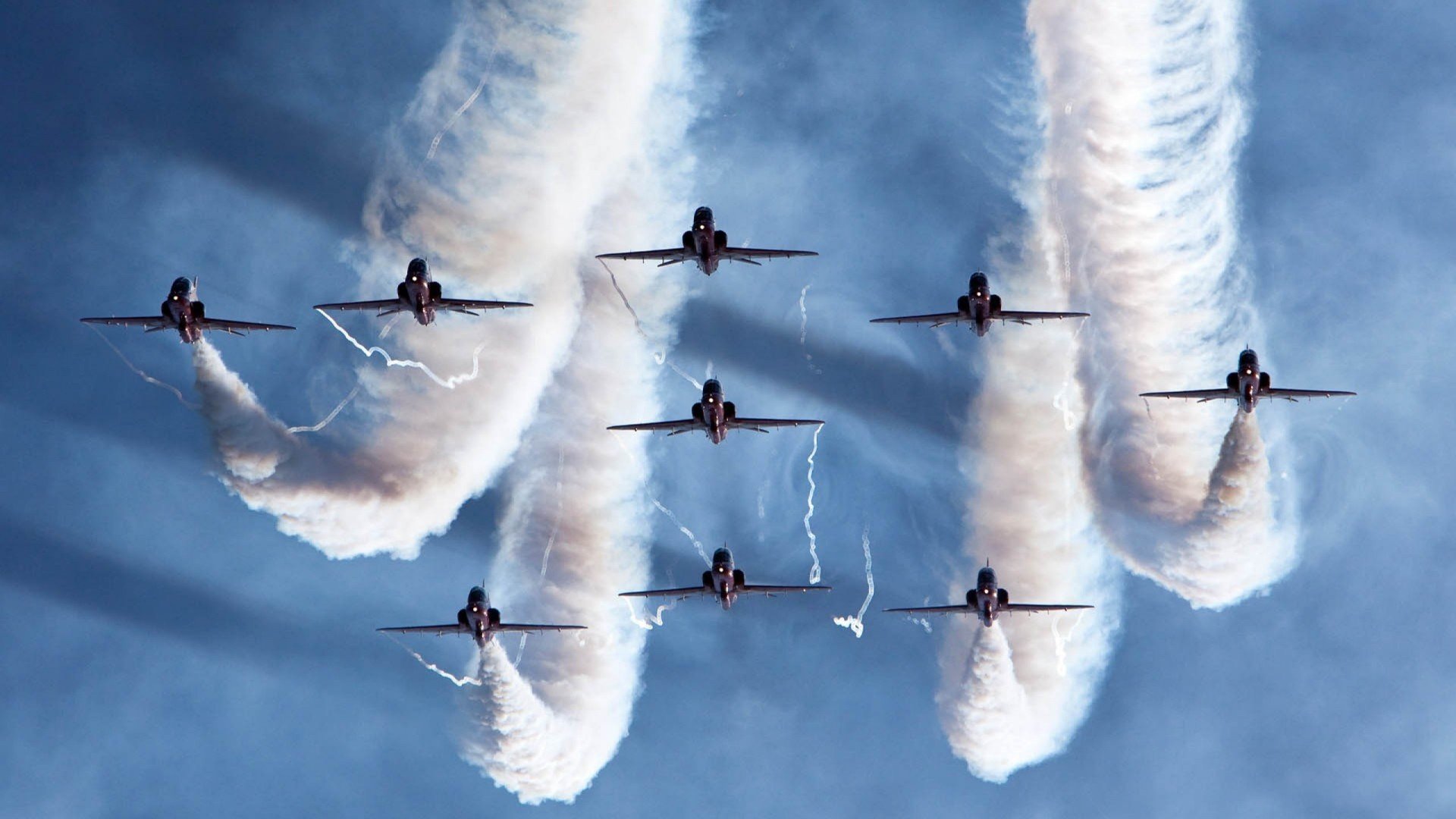 Leyu Sports (乐鱼体育)-西甲高光瞬间：突破、任意球、悬念不断，历年西甲用球