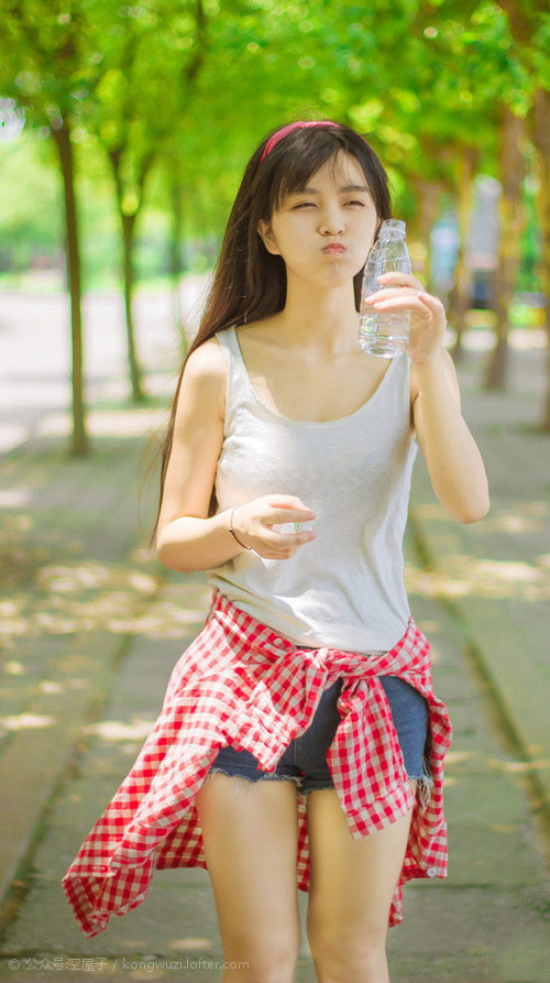 乐鱼官网-詹姆斯纪录片首映现场星光熠熠，詹姆斯纪录片2016