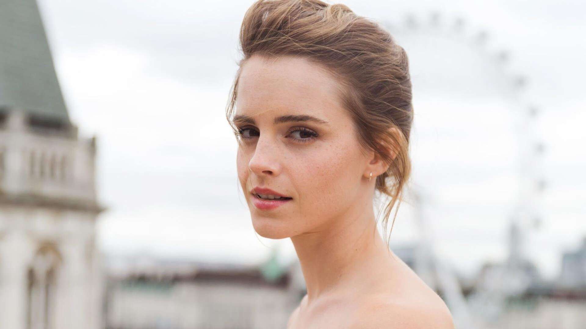 乐鱼电竞在线平台登录入口-里根·史密斯领跑赛道摘金成功，里瑟 史密斯